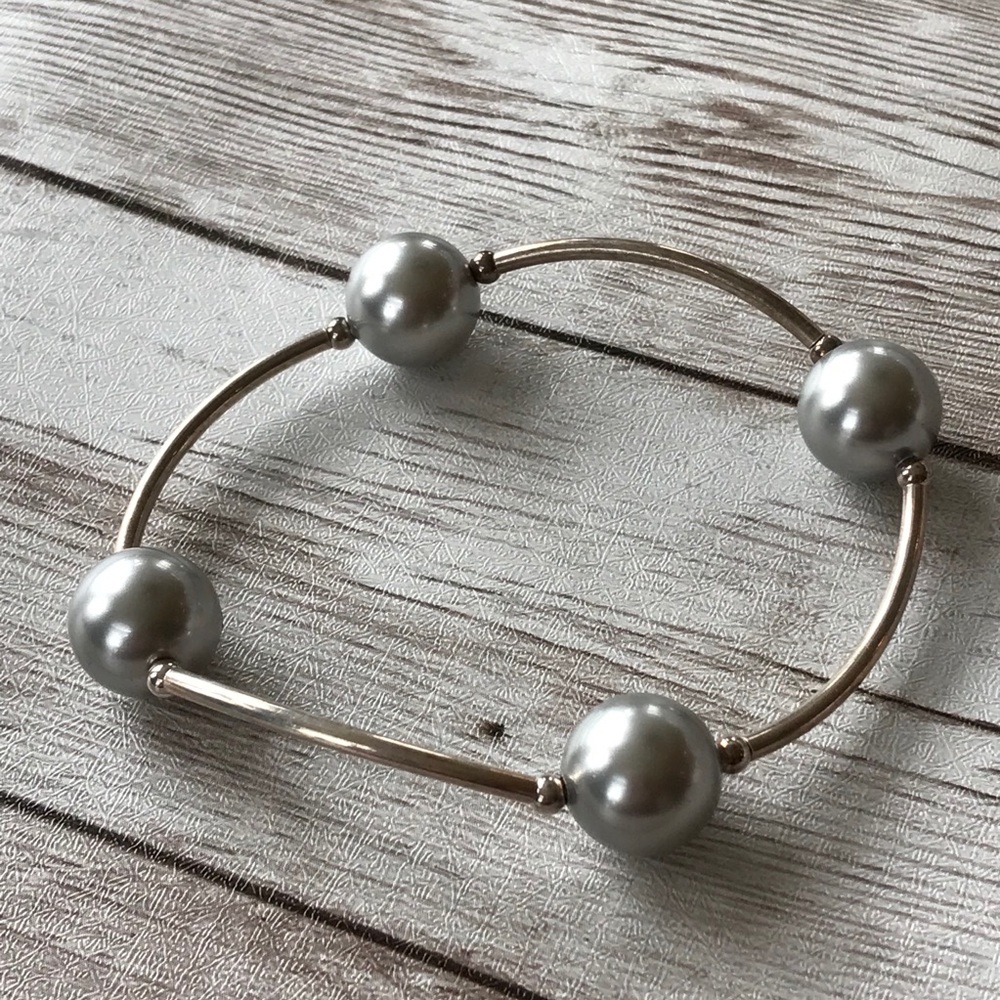 Silver and Large Pearl Bracelet